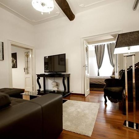 Banchi - Classic Apartment Between Navona And Campo Dei Fiori Rome Buitenkant foto