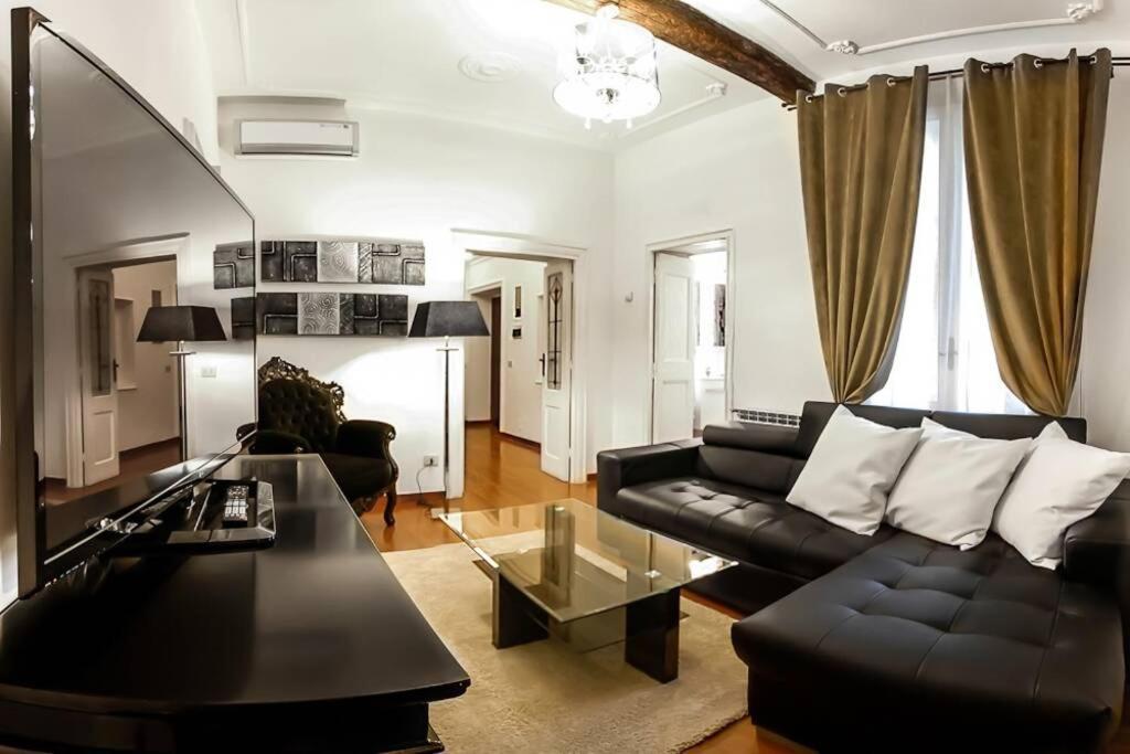 Banchi - Classic Apartment Between Navona And Campo Dei Fiori Rome Buitenkant foto