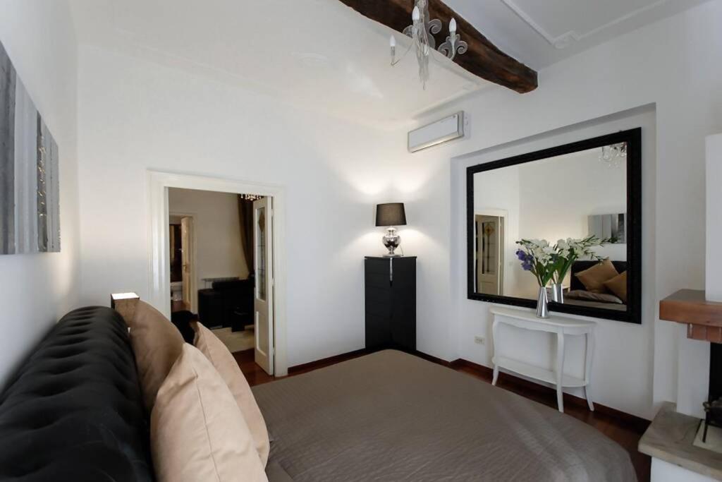 Banchi - Classic Apartment Between Navona And Campo Dei Fiori Rome Buitenkant foto