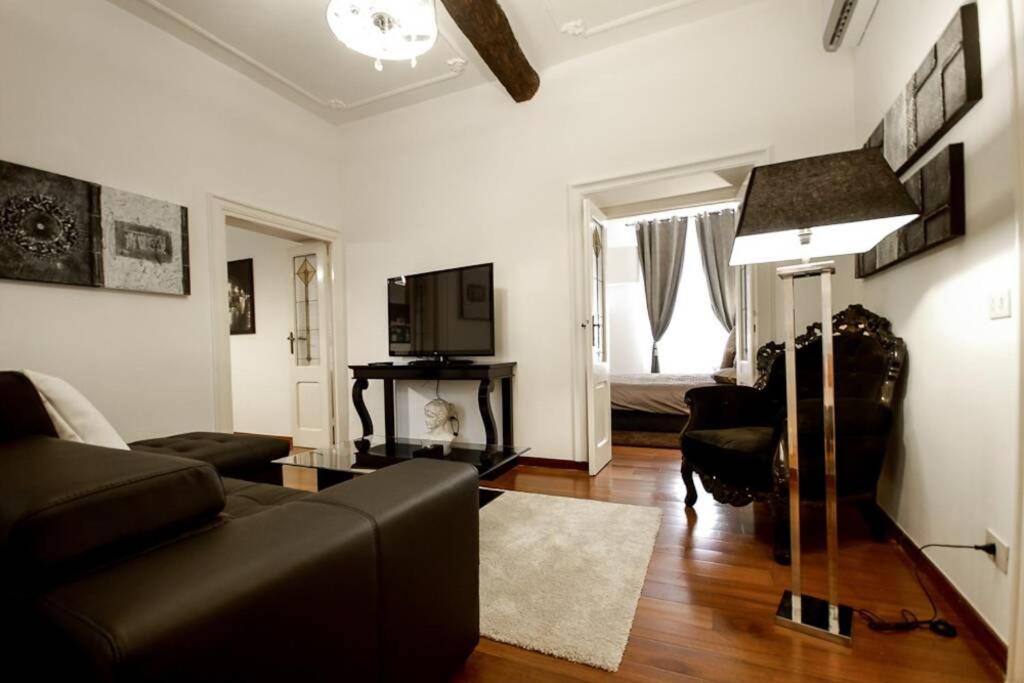 Banchi - Classic Apartment Between Navona And Campo Dei Fiori Rome Buitenkant foto