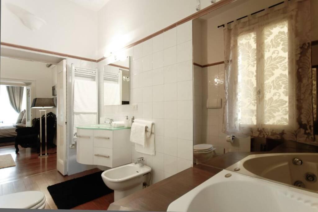 Banchi - Classic Apartment Between Navona And Campo Dei Fiori Rome Buitenkant foto
