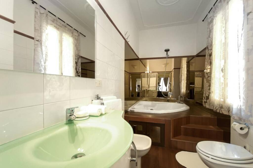 Banchi - Classic Apartment Between Navona And Campo Dei Fiori Rome Buitenkant foto