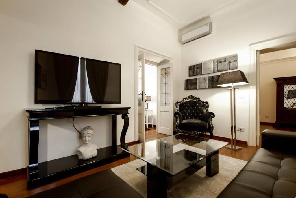 Banchi - Classic Apartment Between Navona And Campo Dei Fiori Rome Buitenkant foto